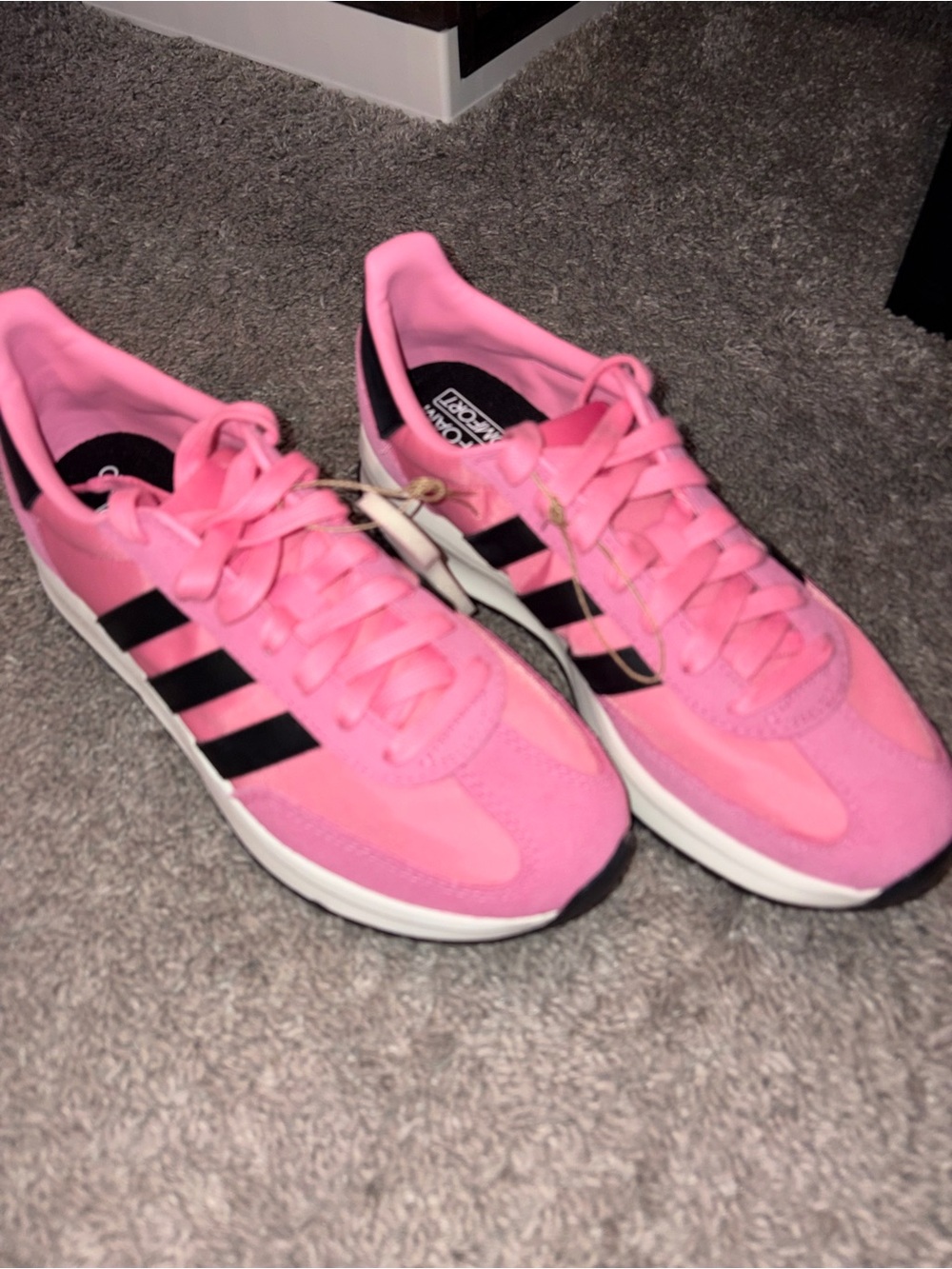 NWT adidas Run 70s 2.0 Bliss Pink Core Black Pink Fusion Size 8 - Picture 2 of 11